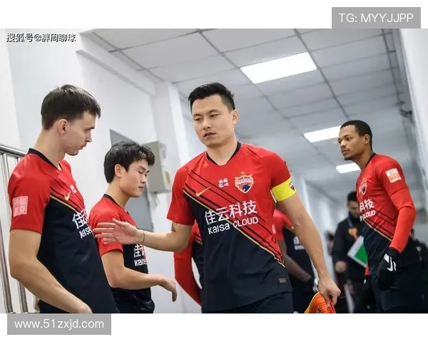 奥尔德姆俱乐部迎来重要变革球队管理层与球员阵容全面调整 奥尔德姆俱乐部迎来重要变革球队管理层与球员阵容全面调整