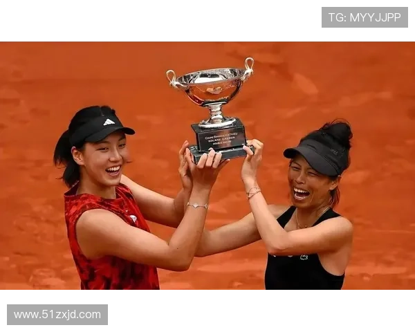 网球新星崛起 世界排名前十激烈竞争 热门赛事引发全球关注