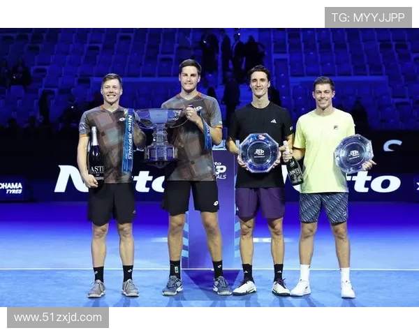 网球赛季新篇章开幕 世界顶尖球员纷纷亮相争夺年度大满贯 网球赛季新篇章开幕 世界顶尖球员纷纷亮相争夺年度大满贯