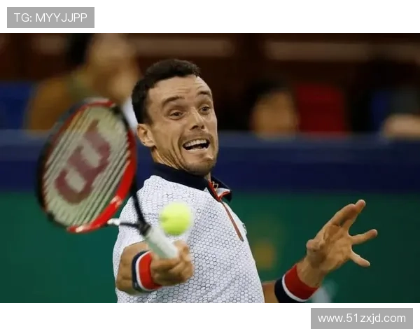 全球网坛多项焦点赛事激战正酣球星表现引发球迷持续热议不断升温 全球网坛多项焦点赛事激战正酣球星表现引发球迷持续热议不断升温