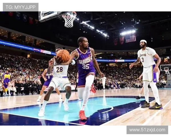 詹姆斯领衔湖人再创辉煌 杜兰特火箭雄风不减 季前赛大戏引发球迷热议 詹姆斯领衔湖人再创辉煌 杜兰特火箭雄风不减 季前赛大戏引发球迷热议